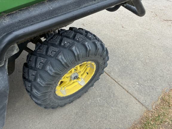 Image of John Deere XUV 835R equipment image 4