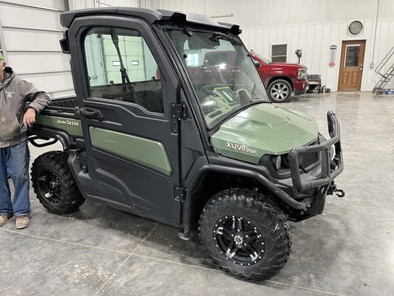 Image of John Deere XUV 835R equipment image 1