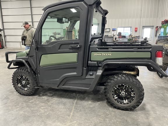 Image of John Deere XUV 835R Primary image