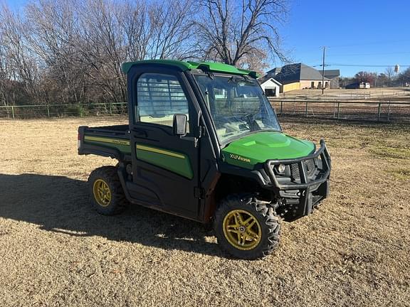 Image of John Deere XUV 835R equipment image 1