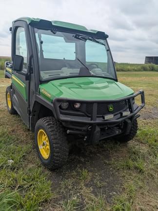 Image of John Deere XUV 835R equipment image 1