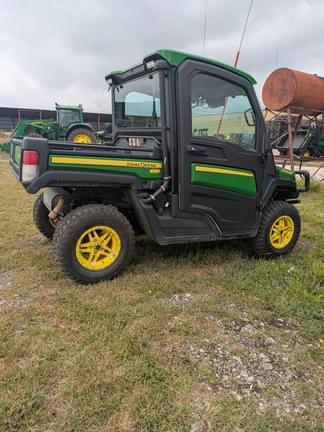 Image of John Deere XUV 835R equipment image 3
