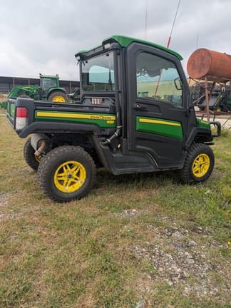 Image of John Deere XUV 835R equipment image 4