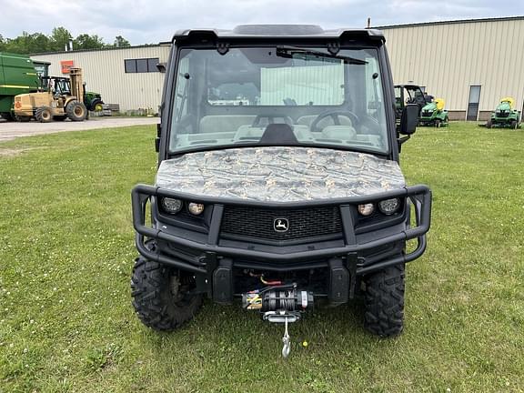 Image of John Deere XUV 835R equipment image 1
