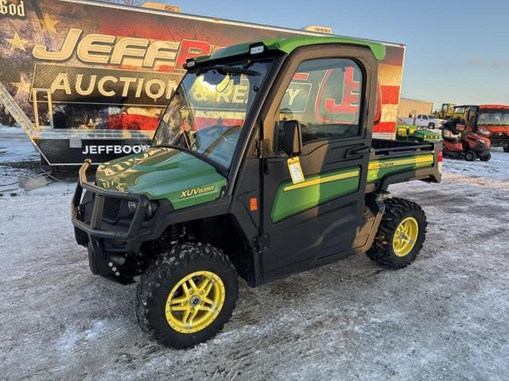 Image of John Deere XUV 835R Primary image