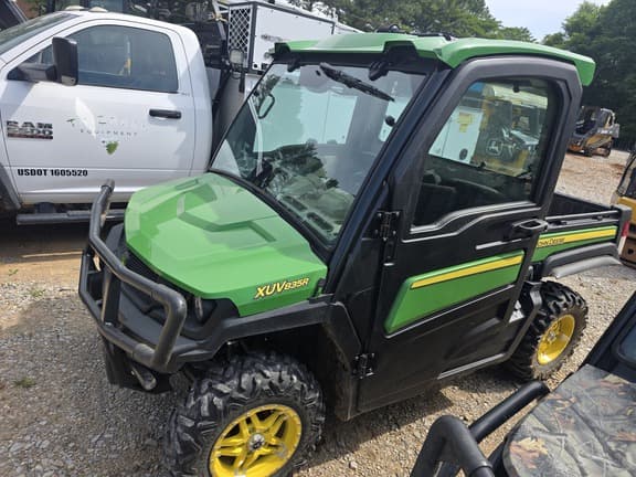 Image of John Deere XUV 835R Primary image