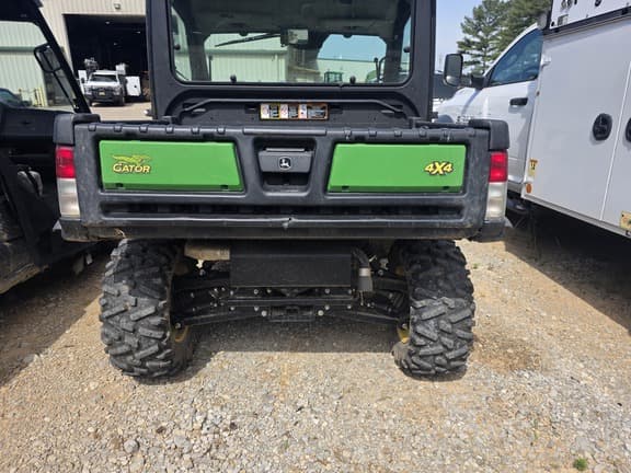 Image of John Deere XUV 835R equipment image 3