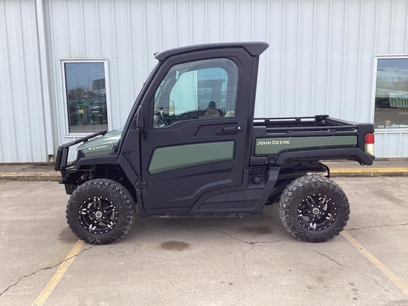 2019 John Deere XUV 835R Equipment Image0