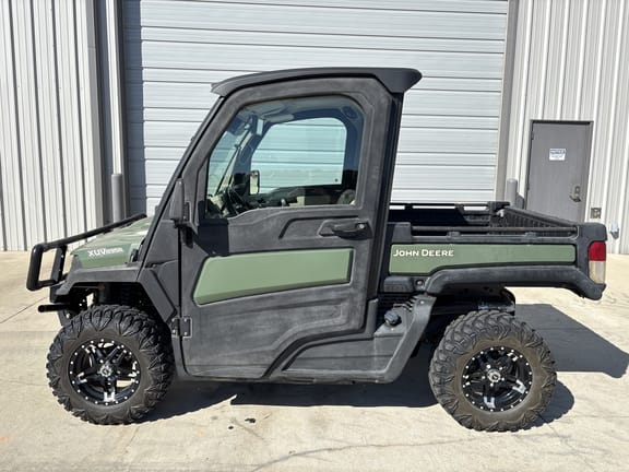 2019 John Deere XUV 835R Equipment Image0