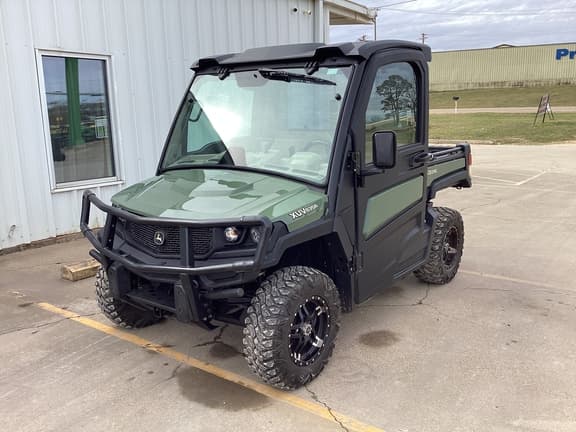 Image of John Deere XUV 835R equipment image 1