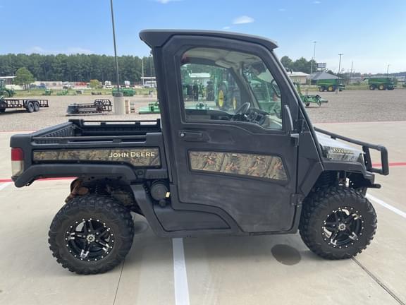 Image of John Deere XUV 835R equipment image 1