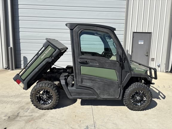 Image of John Deere XUV 835R equipment image 2