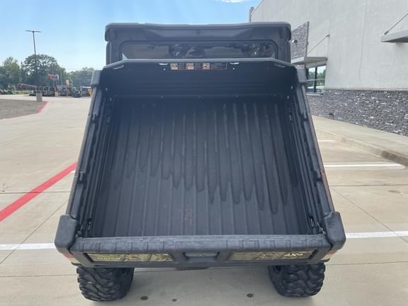 Image of John Deere XUV 835R equipment image 4