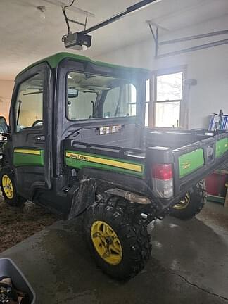 Image of John Deere XUV 835R equipment image 2