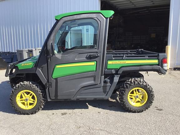 Image of John Deere XUV 835R equipment image 1