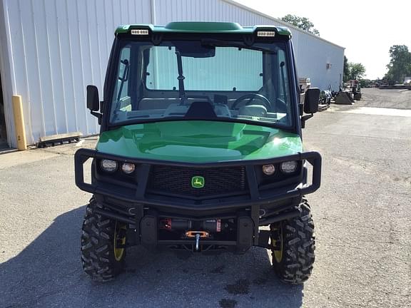 Image of John Deere XUV 835R equipment image 3