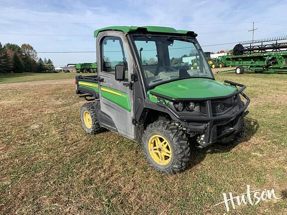 Image of John Deere XUV 835R Primary image