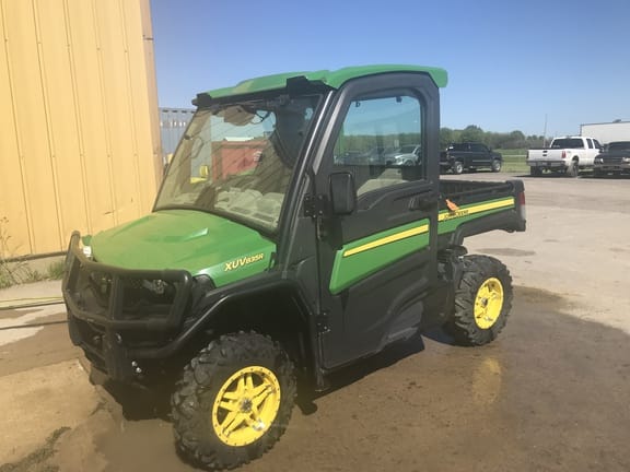2019 John Deere XUV 835R Equipment Image0