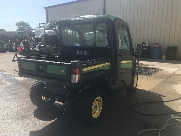 Image of John Deere XUV 835R equipment image 3