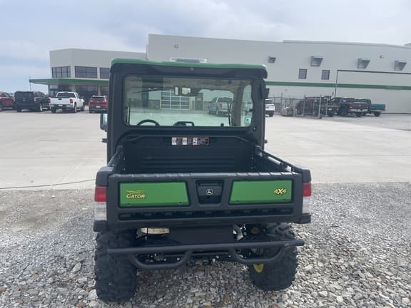 Image of John Deere XUV 835R equipment image 2