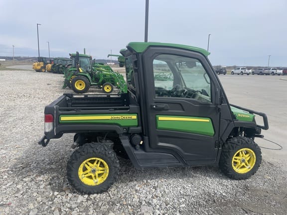 2019 John Deere XUV 835R Equipment Image0