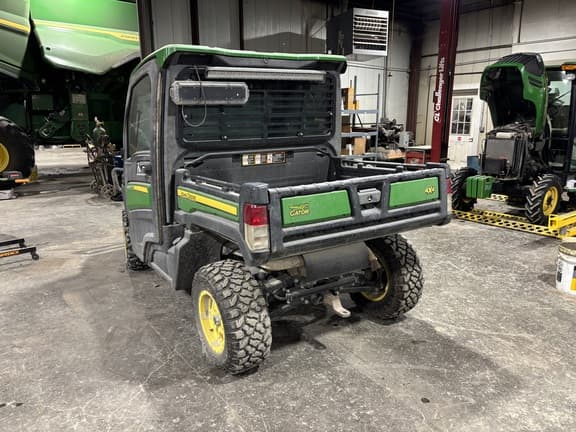 Image of John Deere XUV 835R equipment image 3