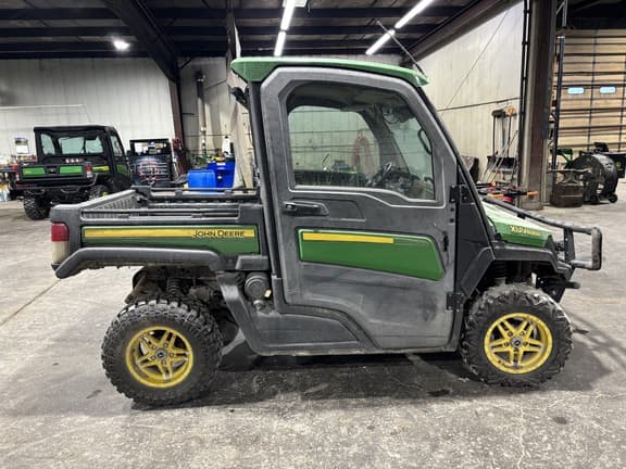 Image of John Deere XUV 835R equipment image 2