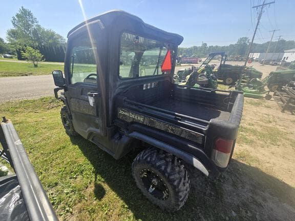 Image of John Deere XUV 835R equipment image 4