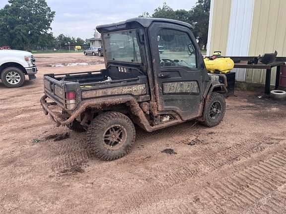 Image of John Deere XUV 835R equipment image 4