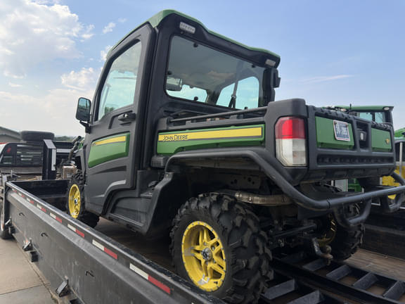 Image of John Deere XUV 835R equipment image 3