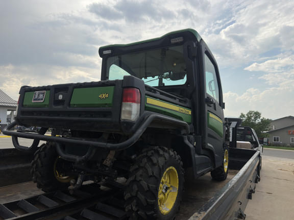 Image of John Deere XUV 835R equipment image 2