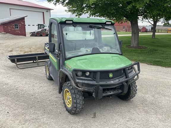 Image of John Deere XUV 835R equipment image 1