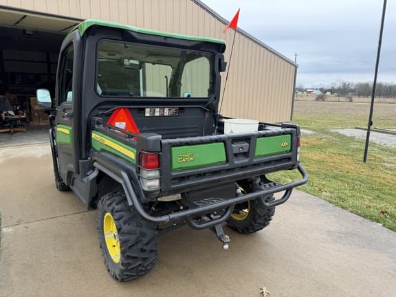 Image of John Deere XUV 835R equipment image 1