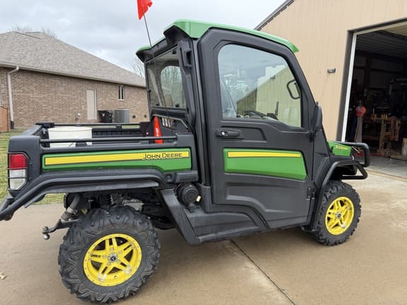 Image of John Deere XUV 835R equipment image 4