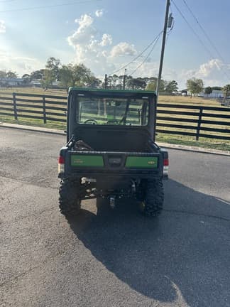 Image of John Deere XUV 835R equipment image 3