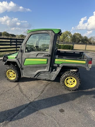 2019 John Deere XUV 835R Equipment Image0