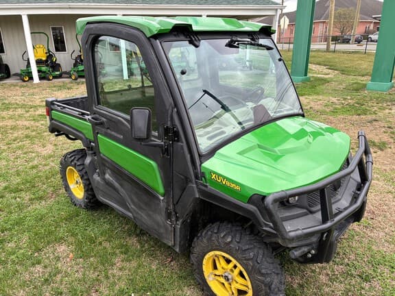 Image of John Deere XUV 835R equipment image 1