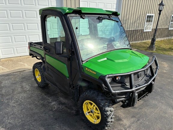 2019 John Deere XUV 835R Equipment Image0