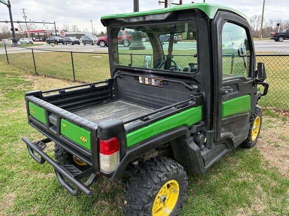 Image of John Deere XUV 835R equipment image 3