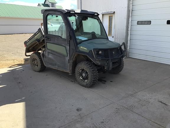 Image of John Deere XUV 835R equipment image 1