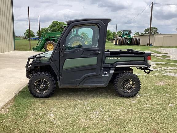 Image of John Deere XUV 835R Primary image