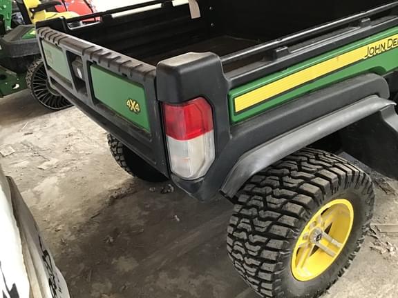 Image of John Deere XUV 835R equipment image 4