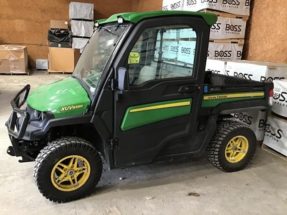 Image of John Deere XUV 835R equipment image 1