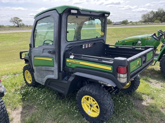 Image of John Deere XUV 835R equipment image 3