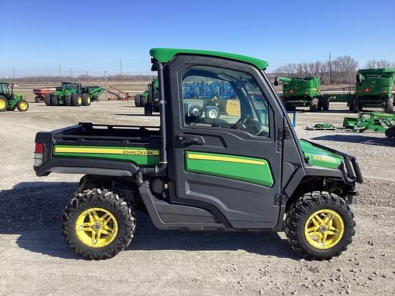 Image of John Deere XUV 835R equipment image 4