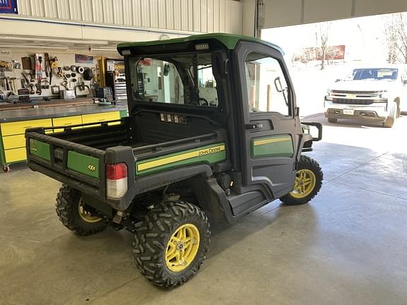 Image of John Deere XUV 835R equipment image 3