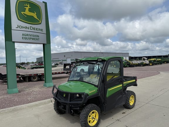 2019 John Deere XUV 835R Equipment Image0