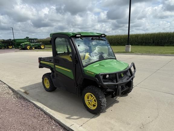 Image of John Deere XUV 835R equipment image 2