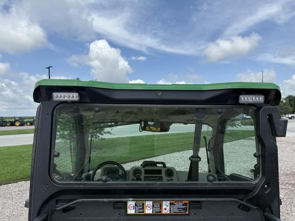 Image of John Deere XUV 835R equipment image 4