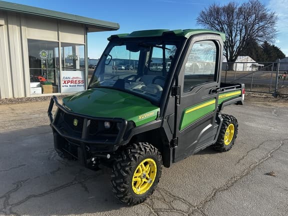 Image of John Deere XUV 835R equipment image 1